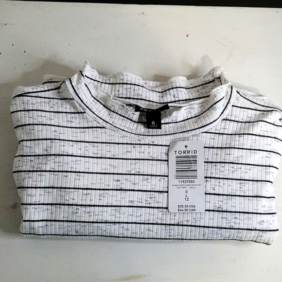 NWT Torrid Crinkle Neckline Striped Blouse Large 0 - Picture 3 of 12